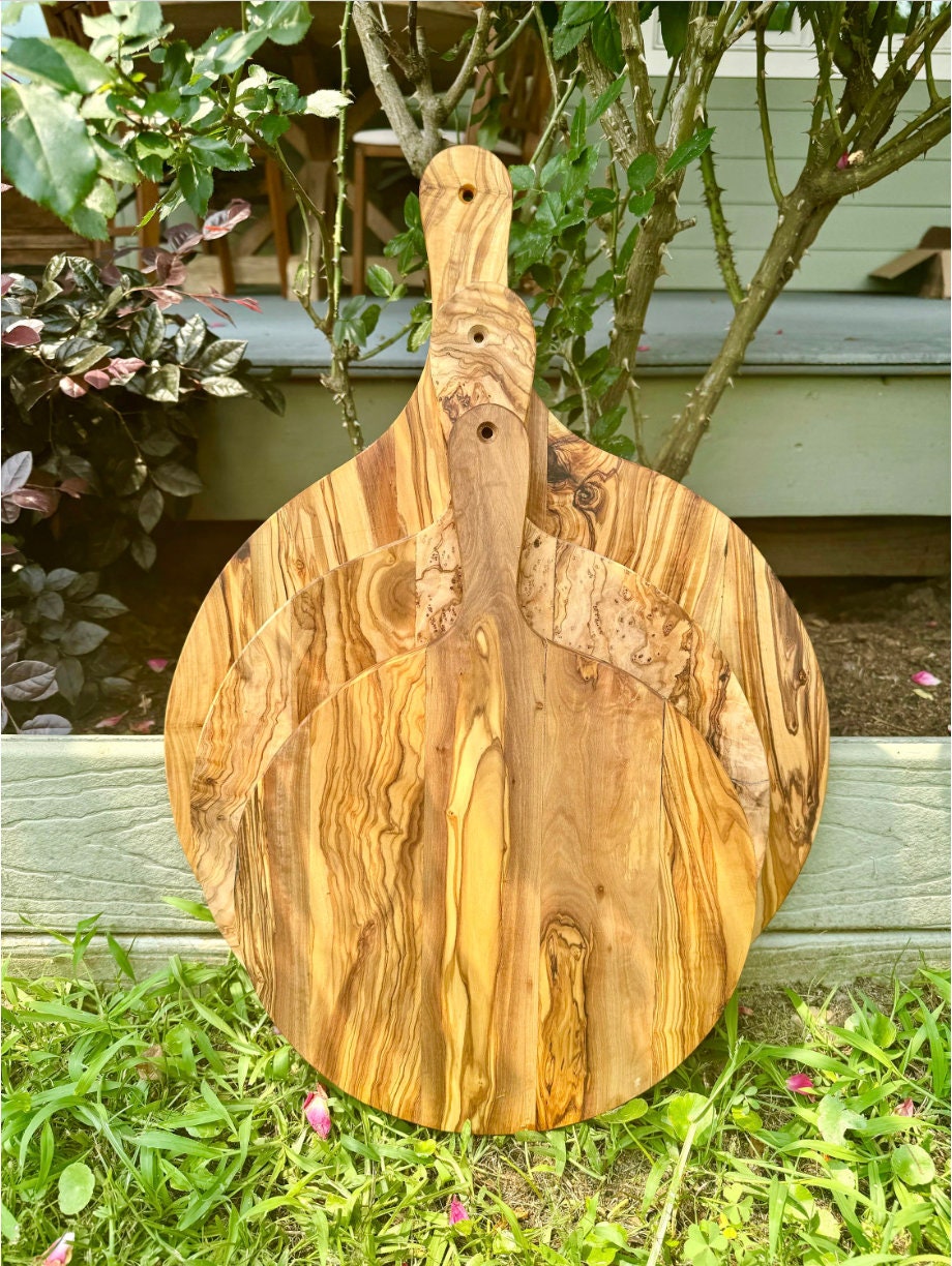 Circular Olive Wood Cutting Board With Handle